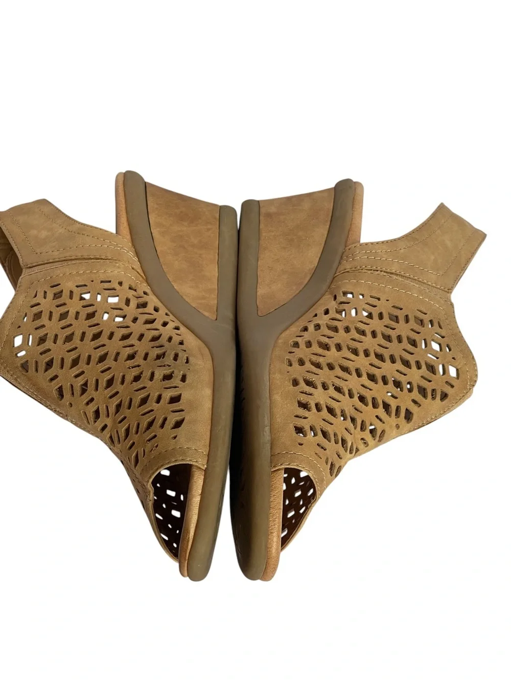 Earth Origins Cascading Tan Laser-Cut Slingback Wedge Sandals SZ 11 D Wide EUC
